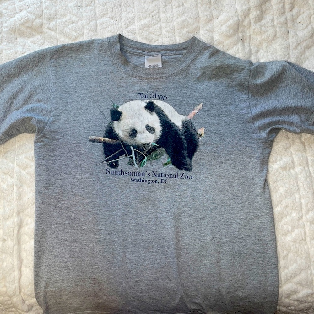 Smithsonian National Zoo short sleeve shirt